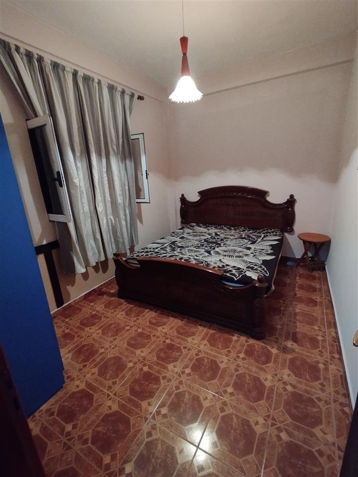 Qera 1+1 kodra e priftit