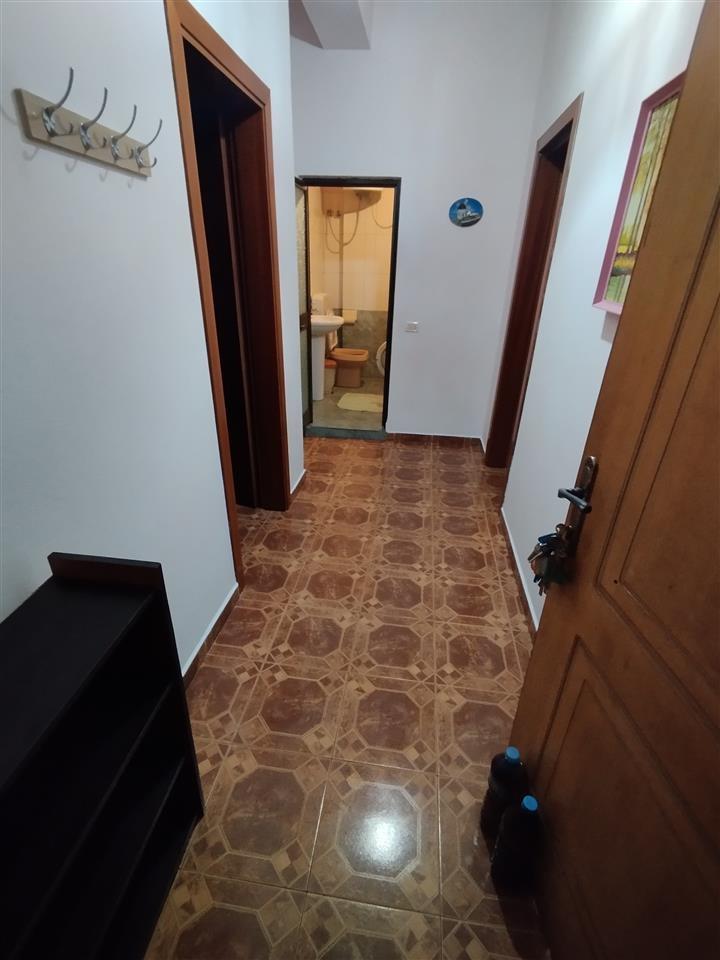 Qera 1+1 kodra e priftit