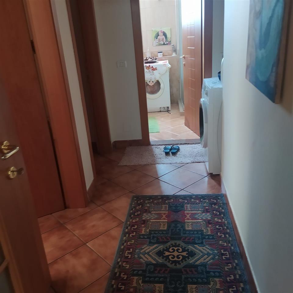 Shitet apartament 2+1 i mobiluar !