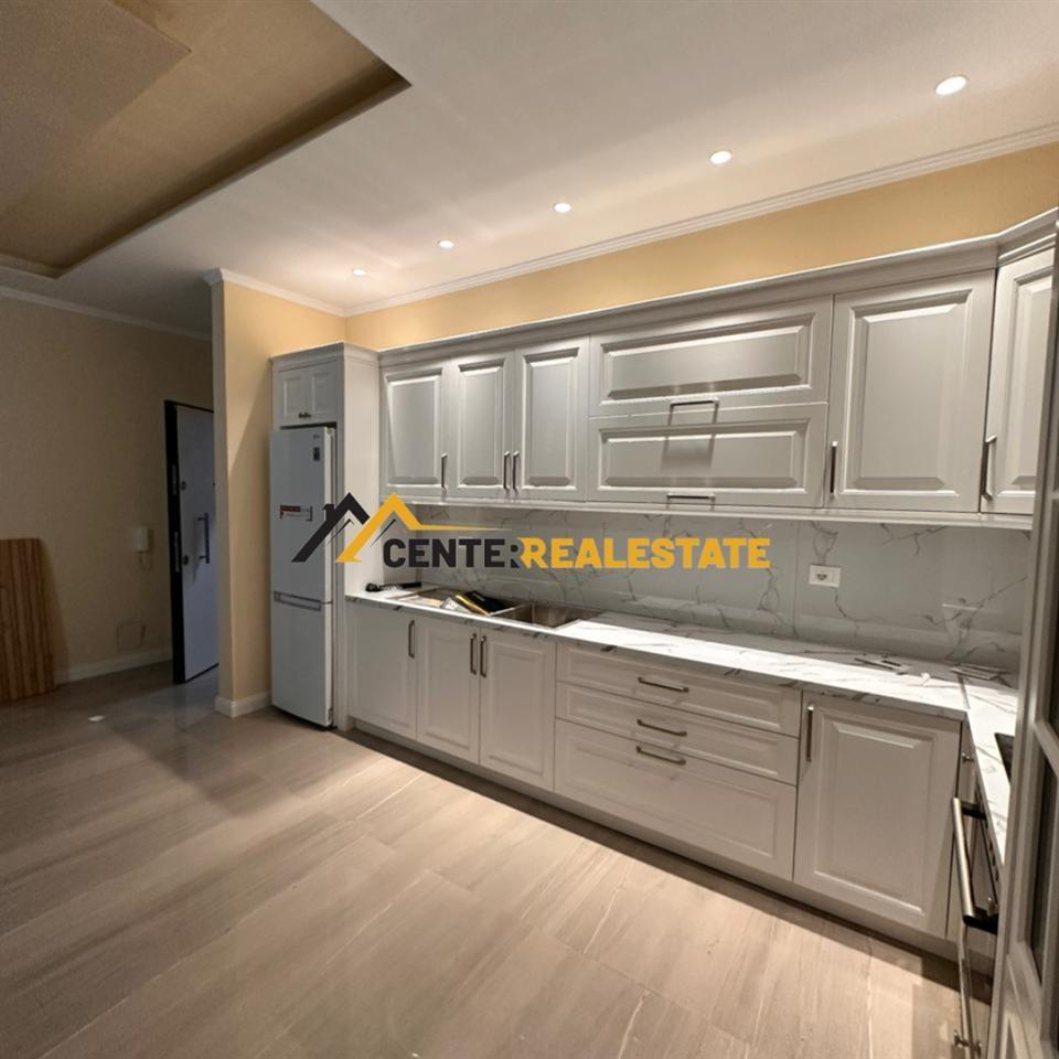 JEPET ME QIRA APARTAMENT 3+1+2 I SUPER MOBILUAR, ELBASAN.