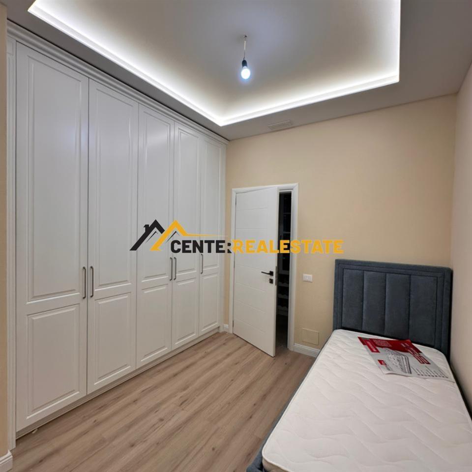 JEPET ME QIRA APARTAMENT 3+1+2 I SUPER MOBILUAR, ELBASAN.