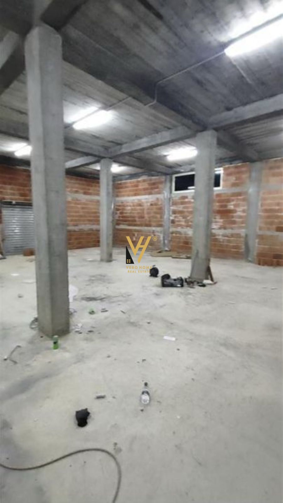 MAGAZINE 200 M2 ME QERA NE SAUK 1.500 EURO