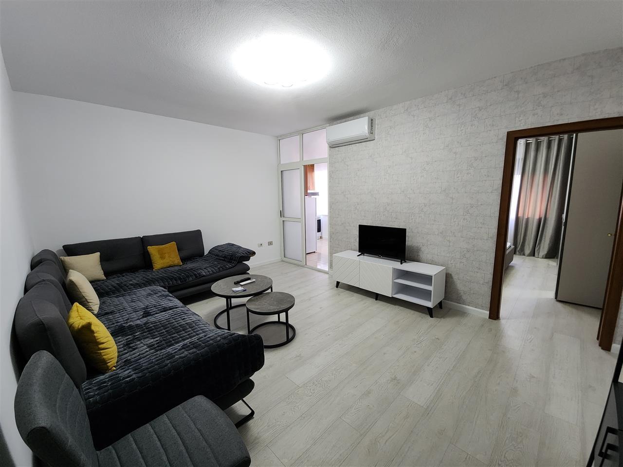 Apartament 1+1 me qera Komuna e Parisit
