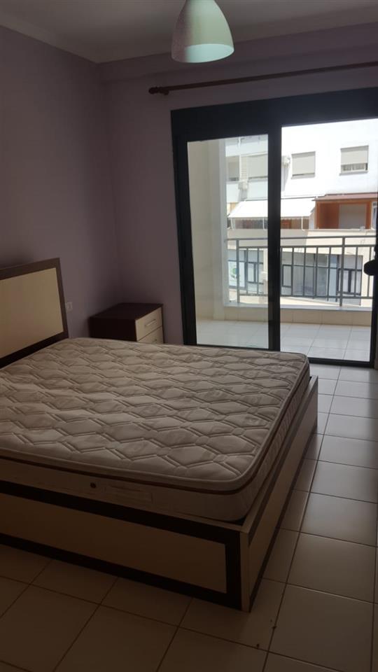 Jepet Apartament me Qira 1+1 ne Astir, te Ozon.