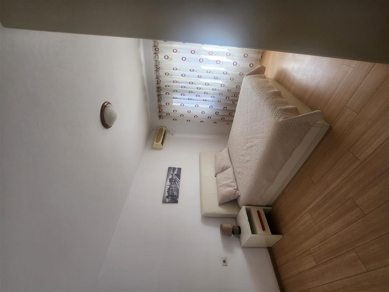 Jepet apartament me qira 2+1 prane Stadiumit Dinamo