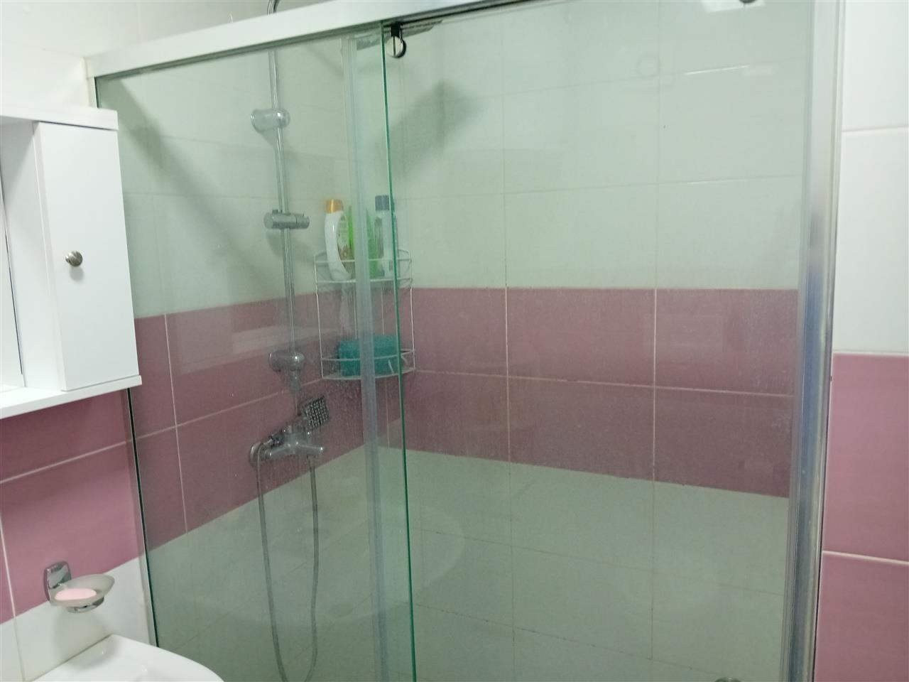 Jepet me qira 400 euro 1+1 Kati 4 me anshesor