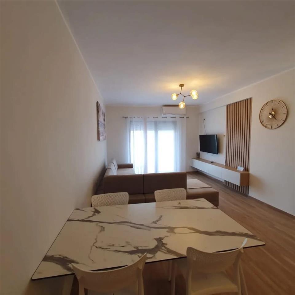 Apartament me qera 1+1 ne Lungomare Vlore