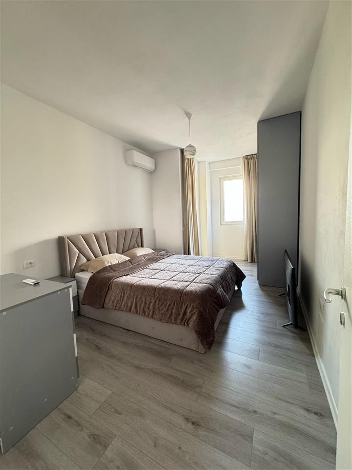 Jepet me Qera,apartament 2+1+Post Parkimi