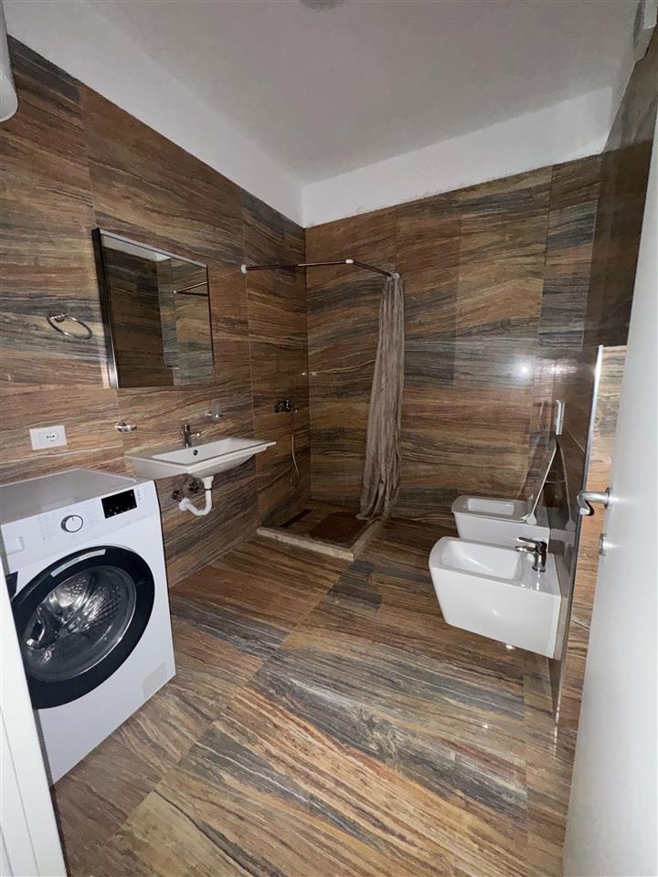 Jepet me Qera,apartament 2+1+Post Parkimi