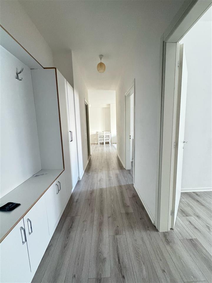 Jepet me Qera,apartament 2+1+Post Parkimi