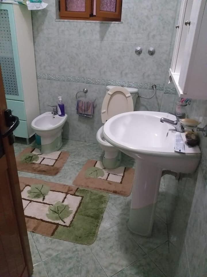 Shitet ose nderrohet