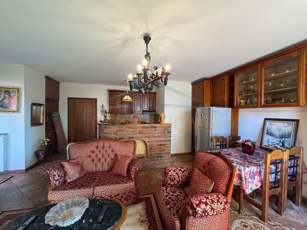 Qera, Apartament 2+1+2 ,Pazari i Ri, Tiranë