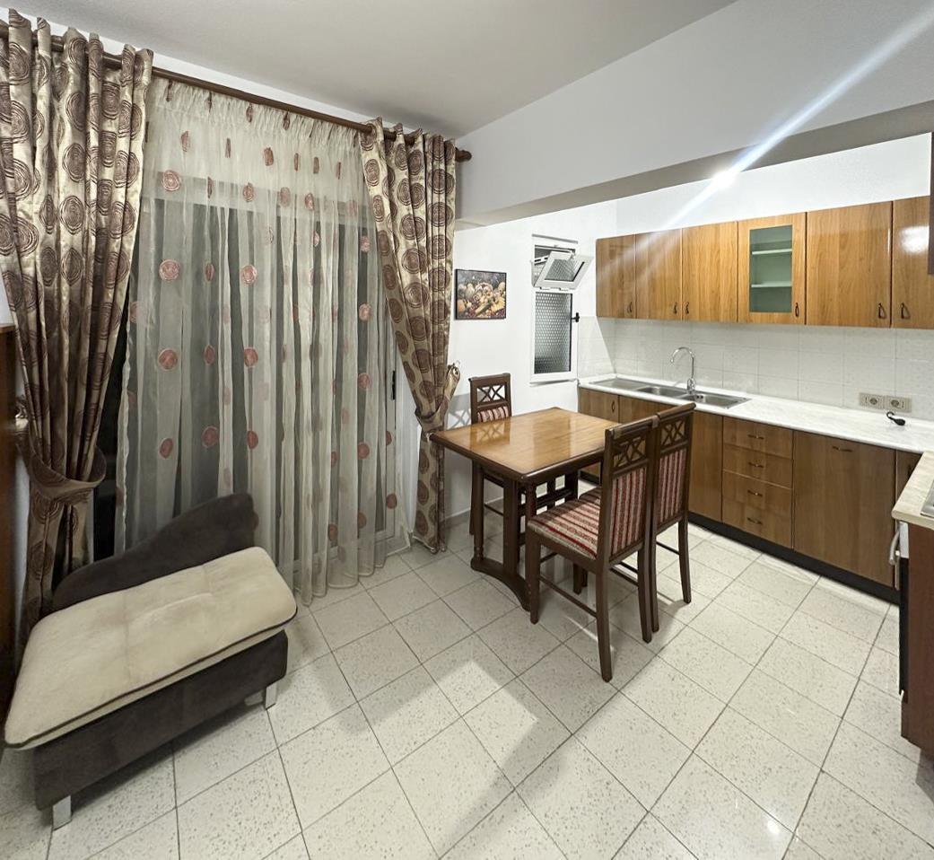 Apartament me Qera – Myslym Shyr