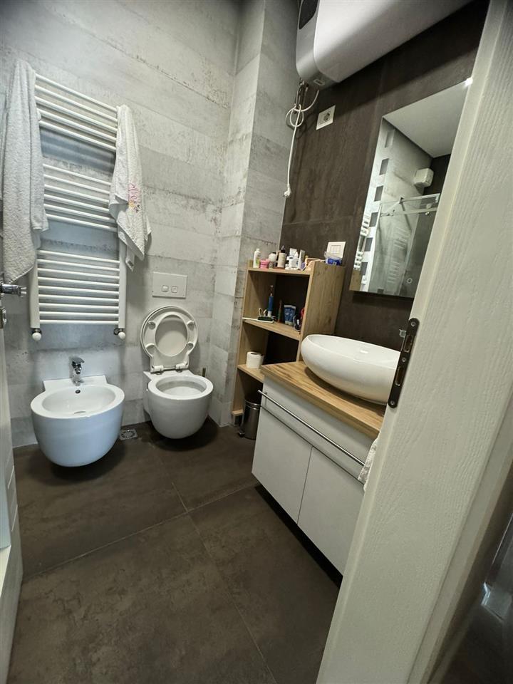 OKAZION Tirane, shes apartament 2+1+BLK Kati 3, 104 m²