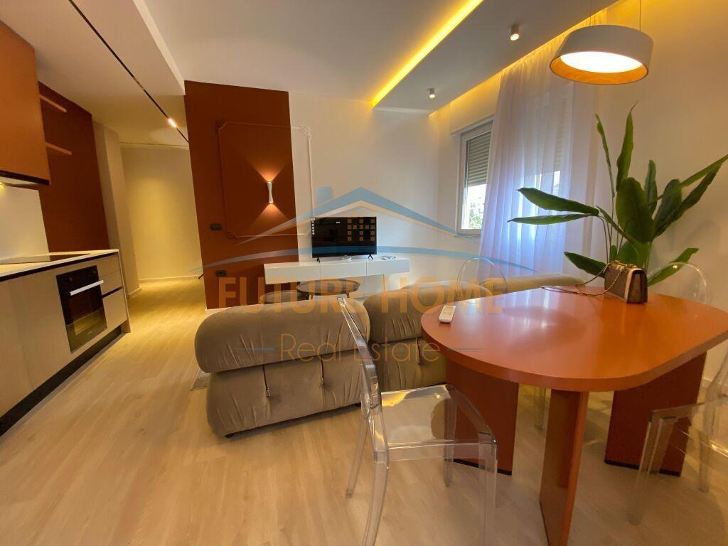 Disponojme apartament 1+1 per shitje me vendndodhje tek Komu