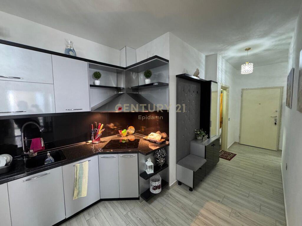 SHITET APARTAMENT 2+1 VIJE E PARE ME DETIN NE PLAZH!!