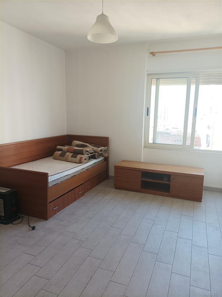 Jepet me qera apartamenti tek Drejtoria e Policise, Durres