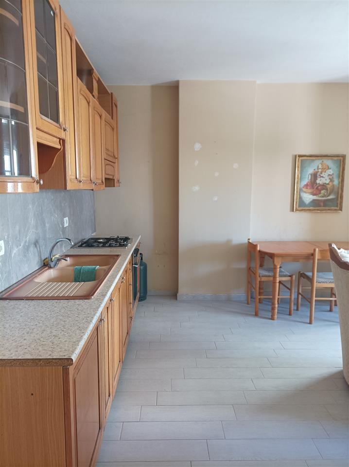 Jepet me qera apartamenti tek Drejtoria e Policise, Durres