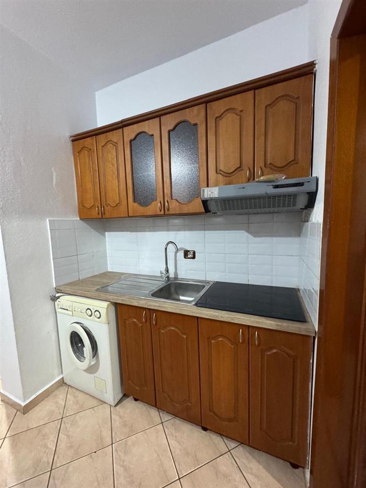 Jepet apartament me qera 1+1 ne Durres