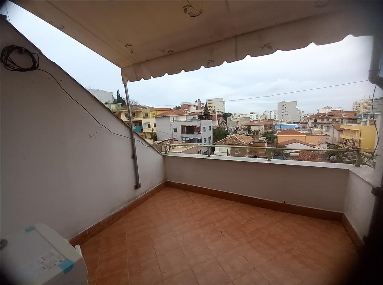 Apartament qera 1+1+ ballkon tek muzeumit ne Durres