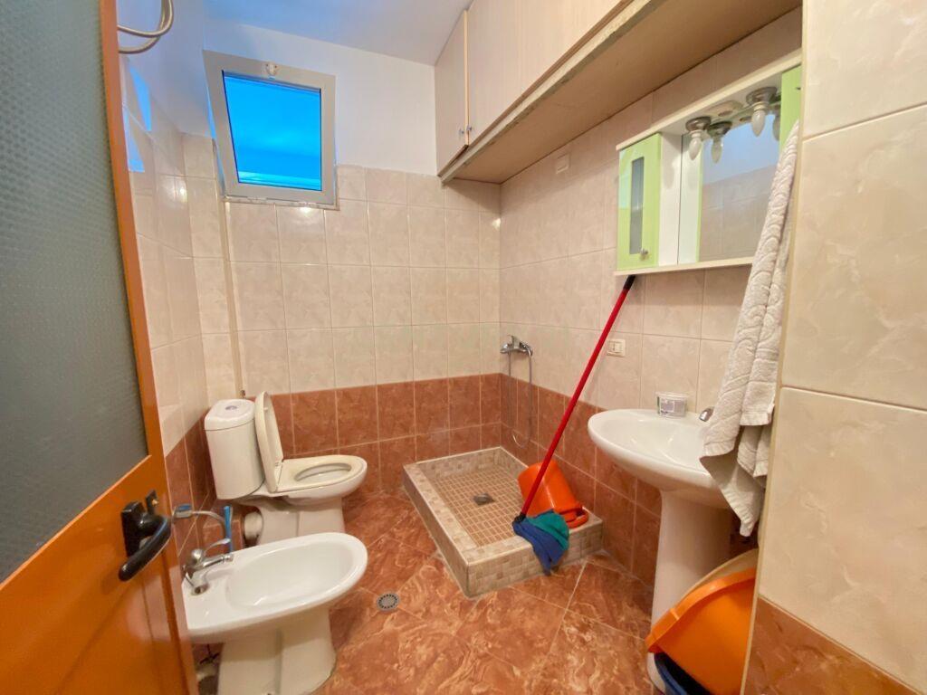 JEPET ME QERA APARTAMENT 2+1 TEK ISH-URT DURRES