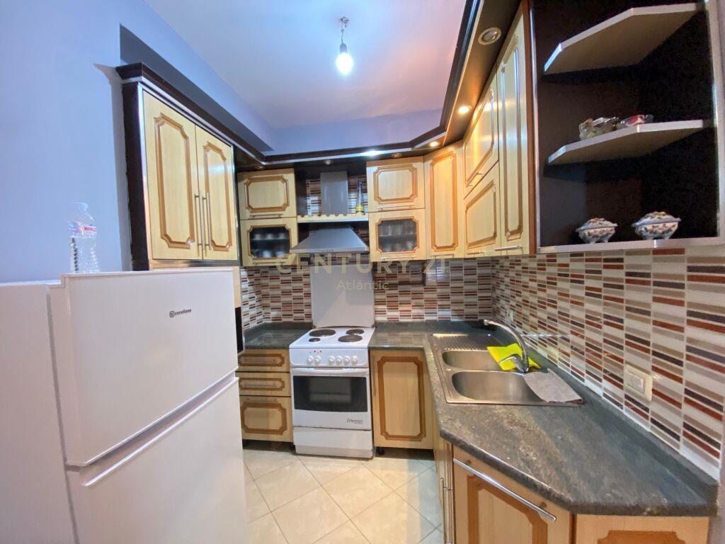 JEPET ME QERA APARTAMENT 2+1 TEK ISH-URT DURRES