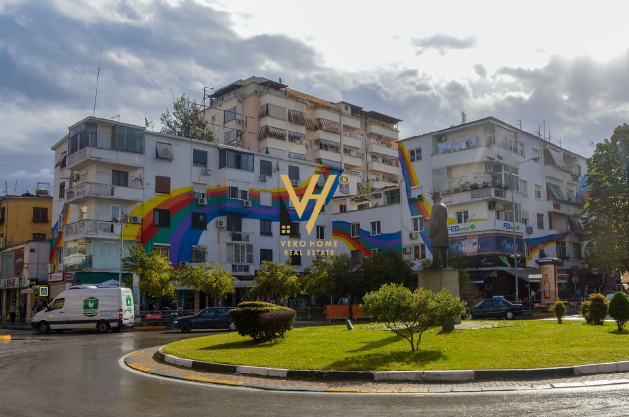 DYQAN 180 M2 ME QERA NE BLLOK 5.000 EURO