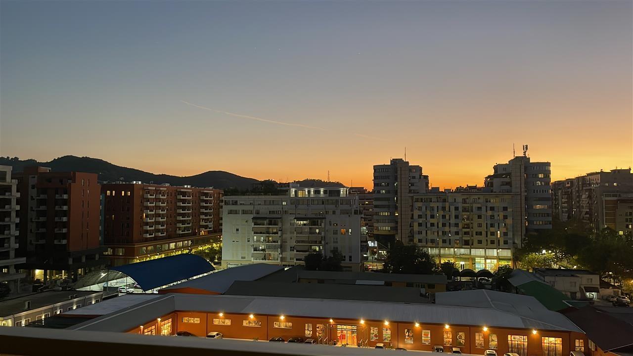 Jepet me qera Apartament 1+1 tek square21 78 m2