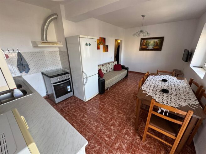 Kavaje,apartament 3+1+2 tualete,afer qendres.