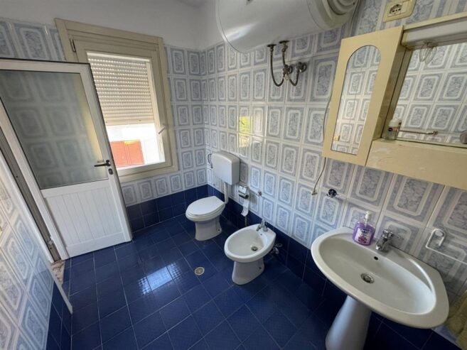 Kavaje,apartament 3+1+2 tualete,afer qendres.
