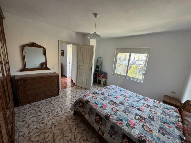 Kavaje,apartament 3+1+2 tualete,afer qendres.