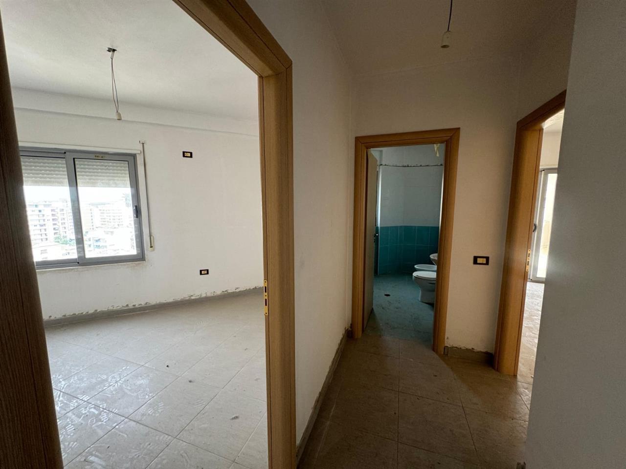 Apartament 2+1 me verandë në katin e fundit – në shitje!