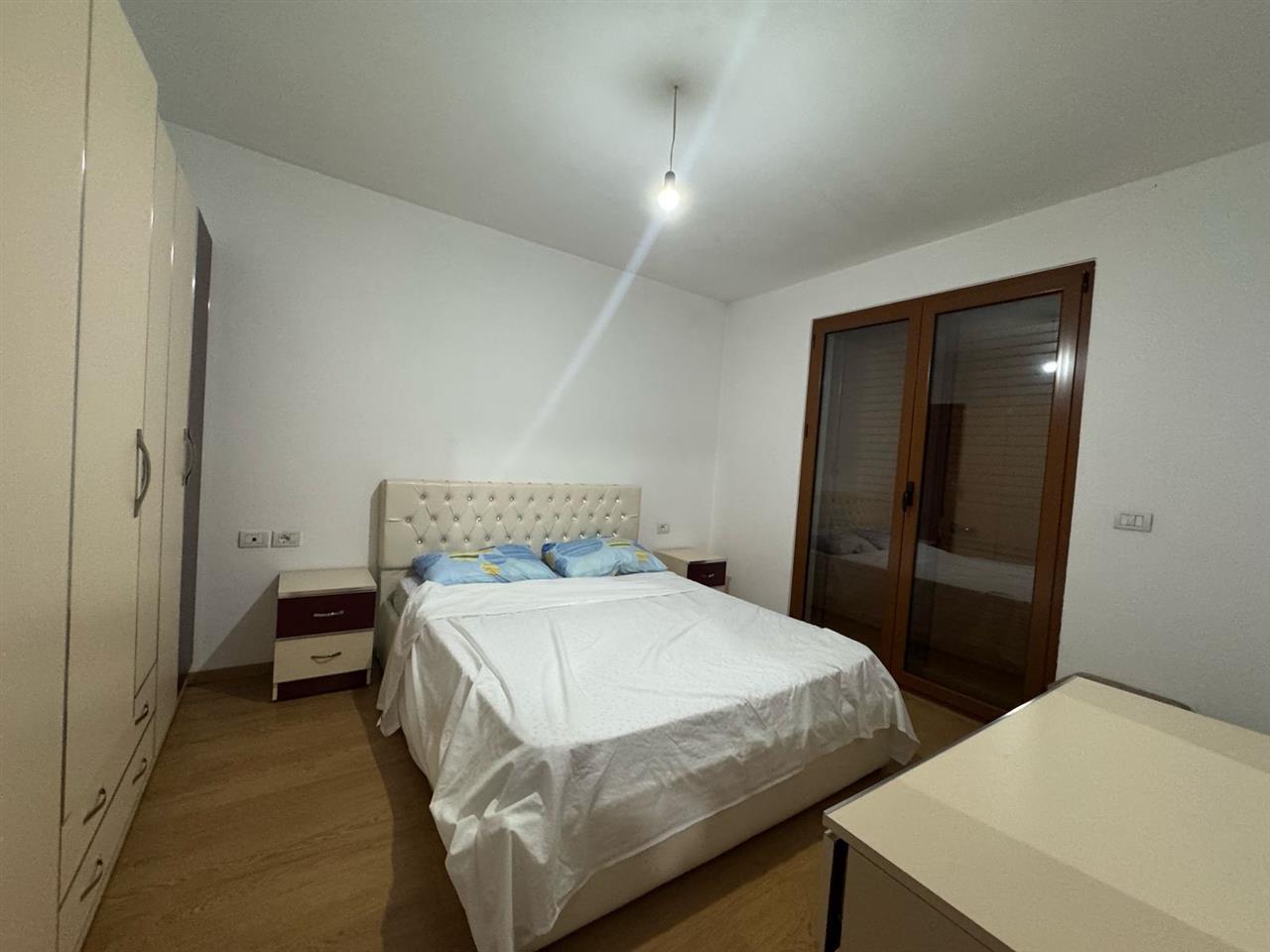 SHKOLLA E BASHKUAR, JAPIM ME QIRA APARTAMENT 1+1!
