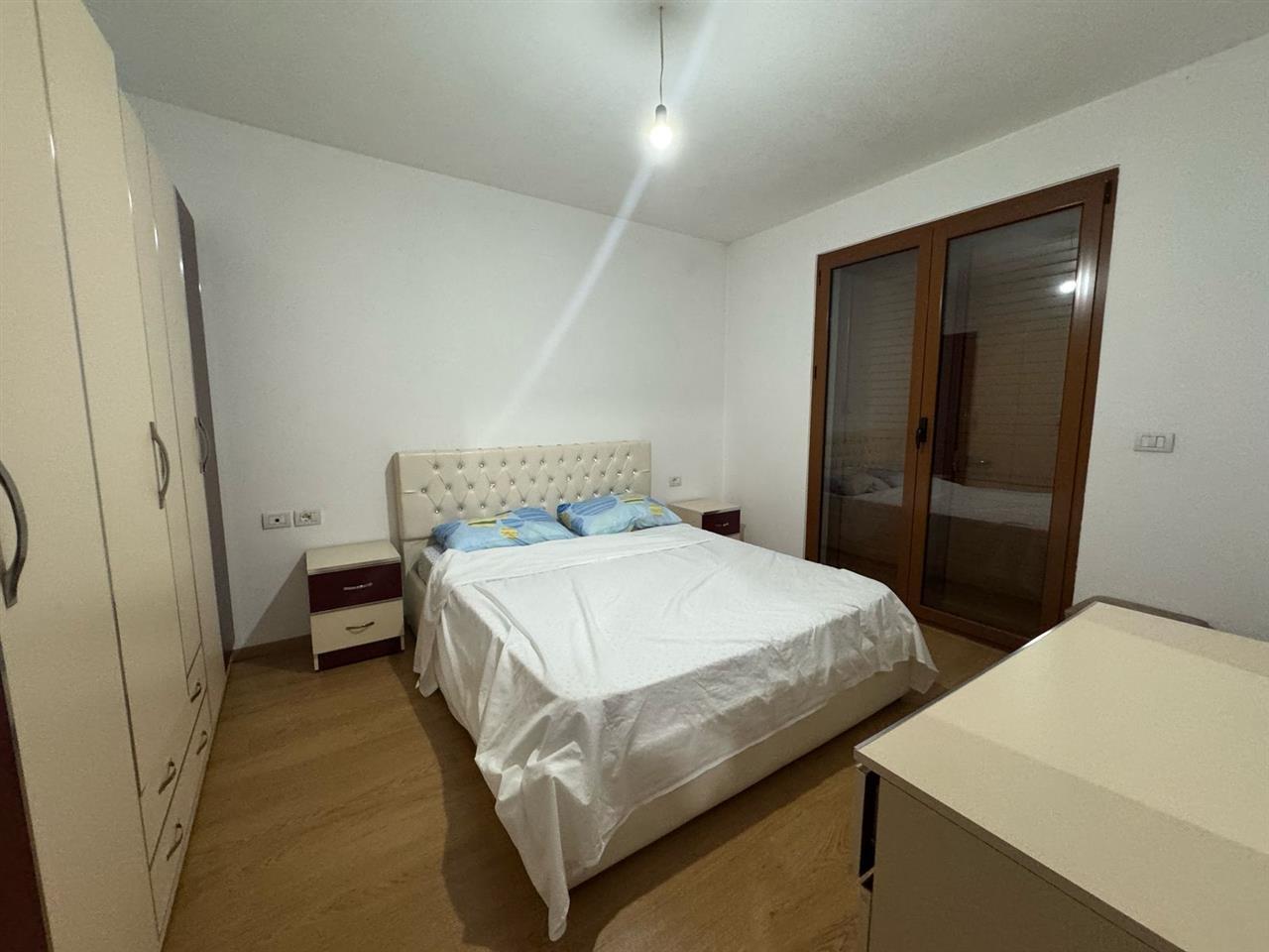 SHKOLLA E BASHKUAR, JAPIM ME QIRA APARTAMENT 1+1!