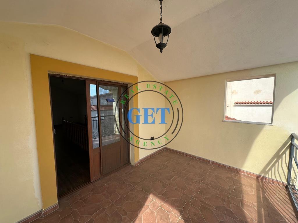 Shitet Shtepi Private 2 Kateshe + Papafingo, Ish Kenete , Du