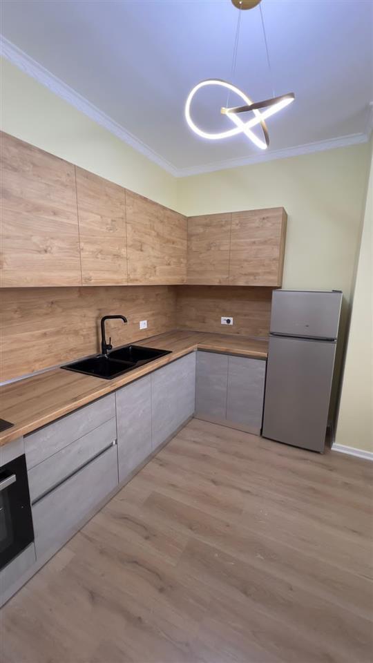 Jepet me qira apartament 2+1 ne Yzberisht