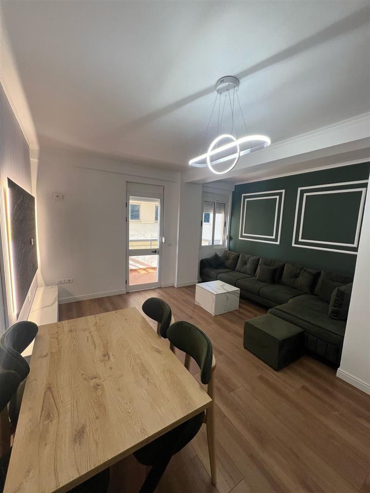 Shitet Apartament 1+1 te Shkembi kavajes