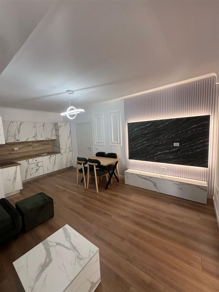 Shitet Apartament 1+1 te Shkembi kavajes