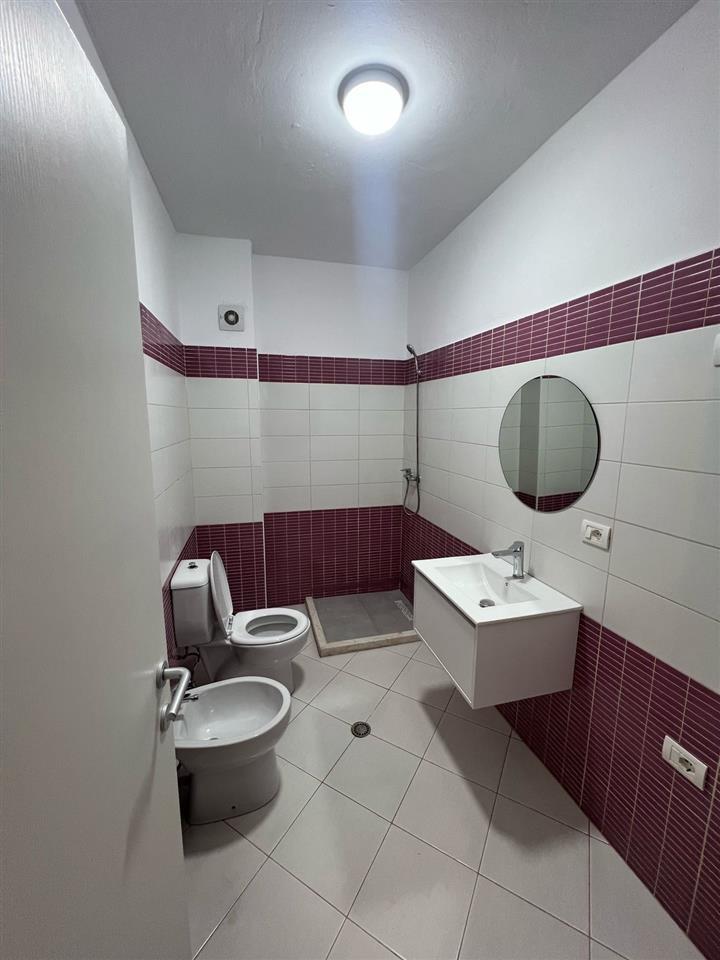 Shitet Apartament 1+1 te Shkembi kavajes
