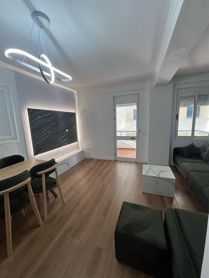 Shitet Apartament 1+1 te Shkembi kavajes