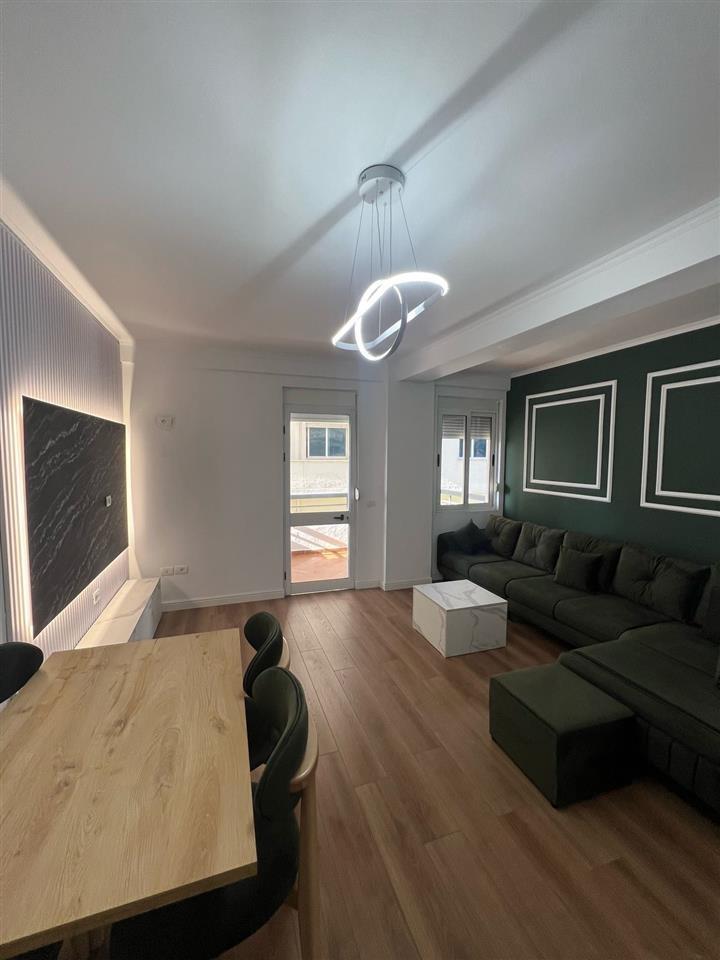 Shitet Apartament 1+1 te Shkembi kavajes
