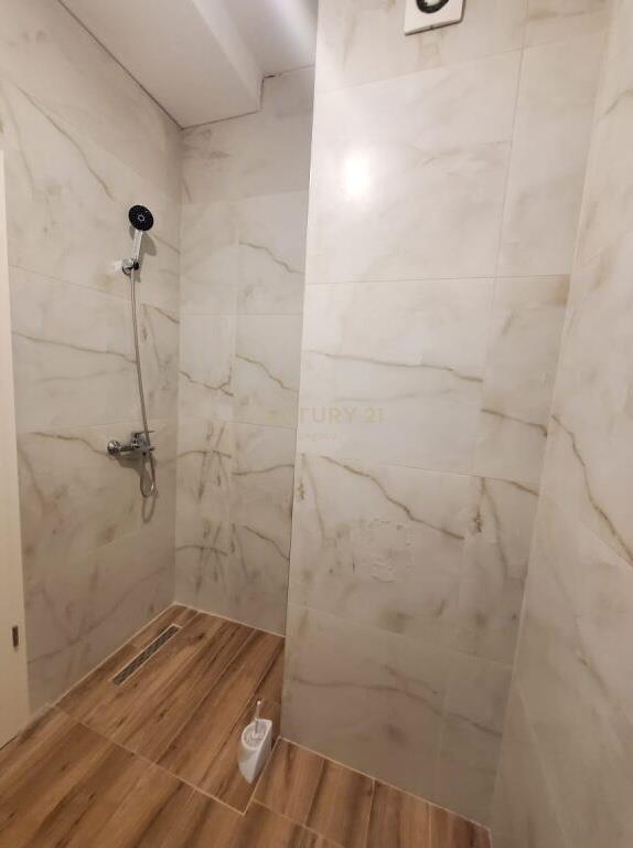 Jepet Me Qira Zyre Apartament 3+1 Tek 21 Dhjetori €600