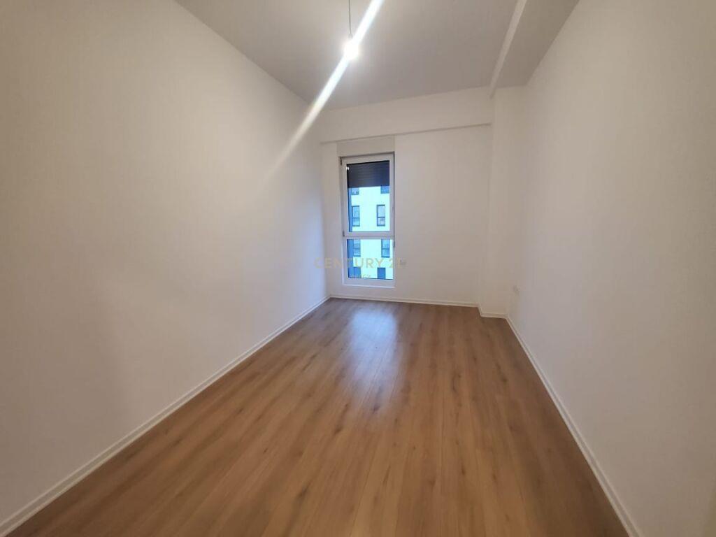 Jepet Me Qira Zyre Apartament 3+1 Tek 21 Dhjetori €600