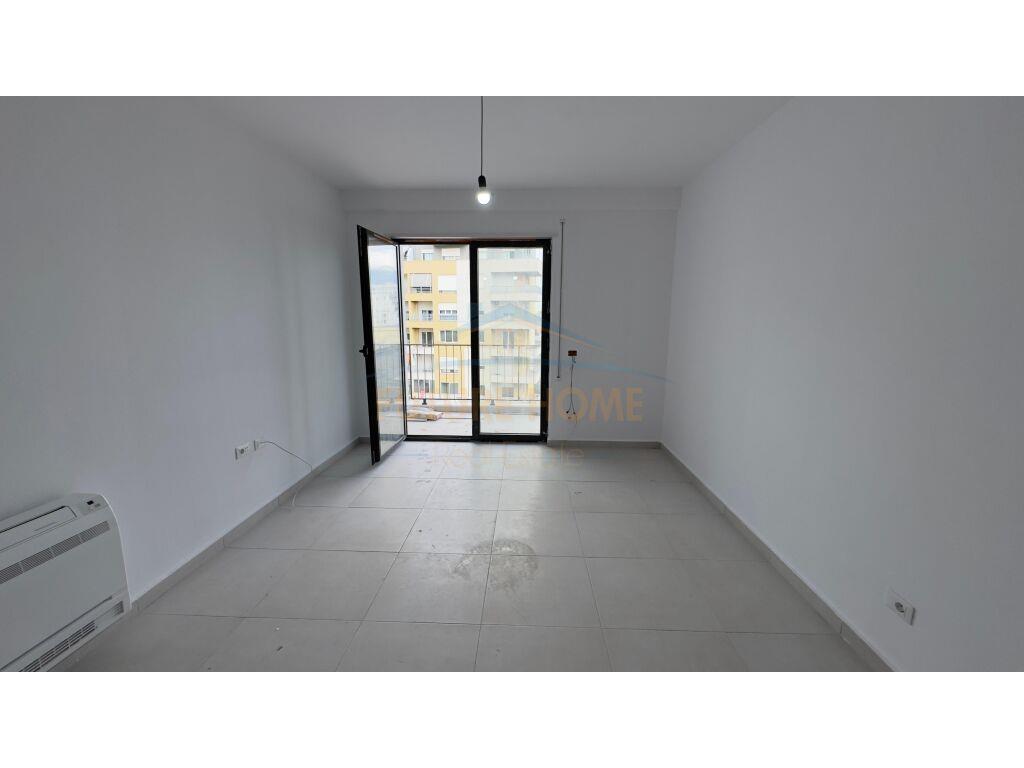 Qera, Apartament 2+1 Stacioni i Trenit