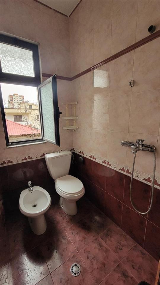 Kati 2 i nje vile jepet me qera