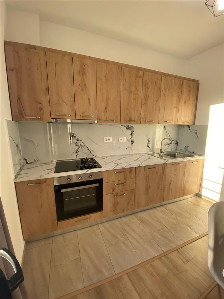 Jepet Apartament me Qera – Ndertese e re, 100% e mobiluar