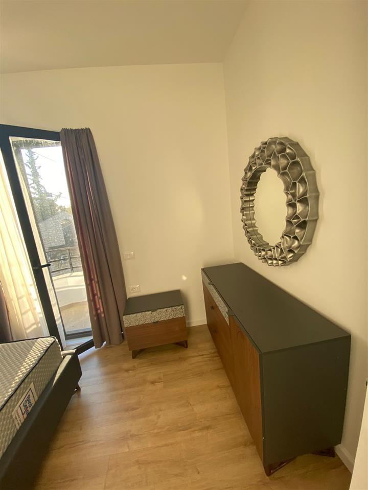 Jepet Apartament me Qera – Ndertese e re, 100% e mobiluar
