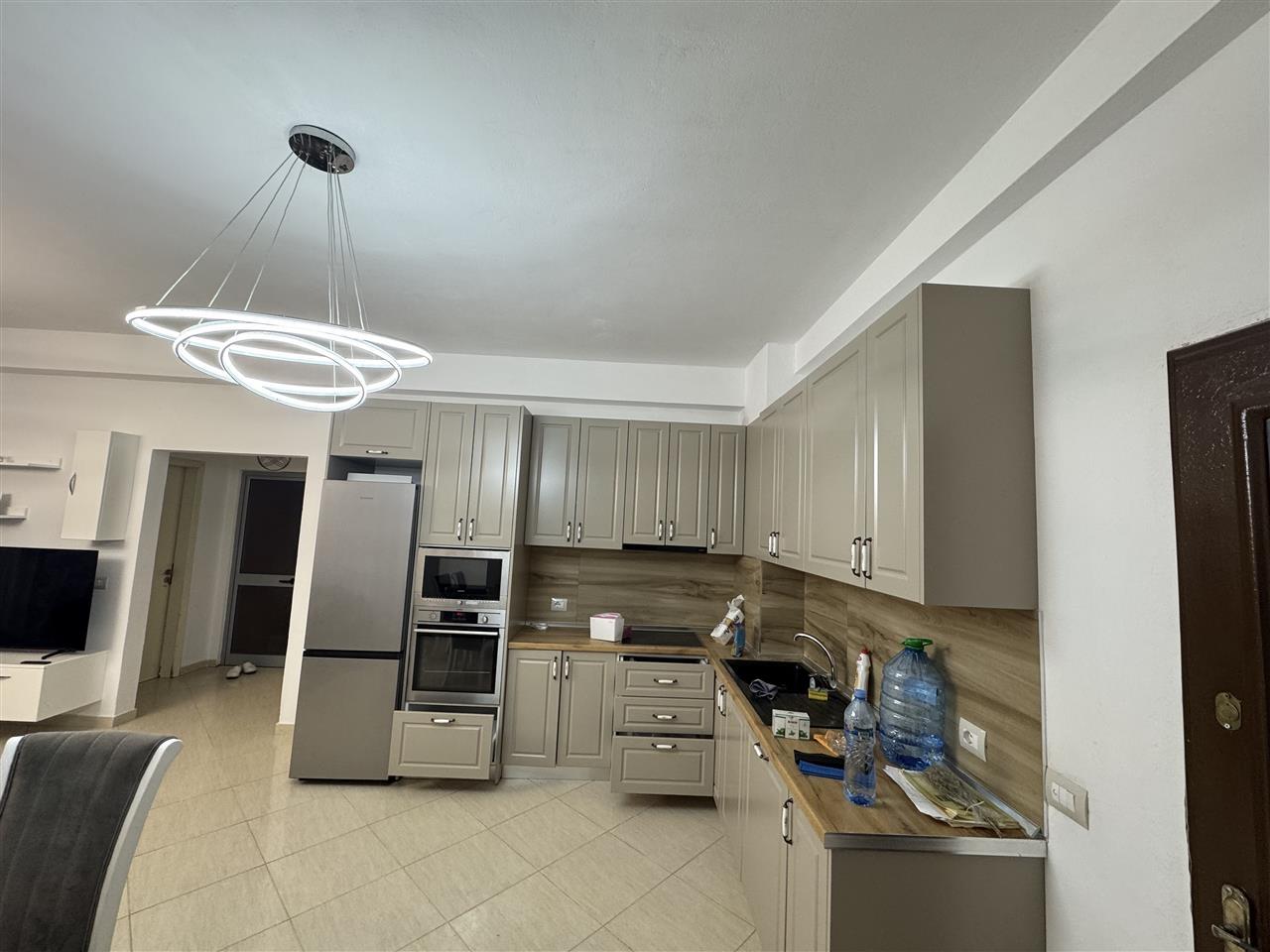 Jepet me qera apartamet ne Kamez