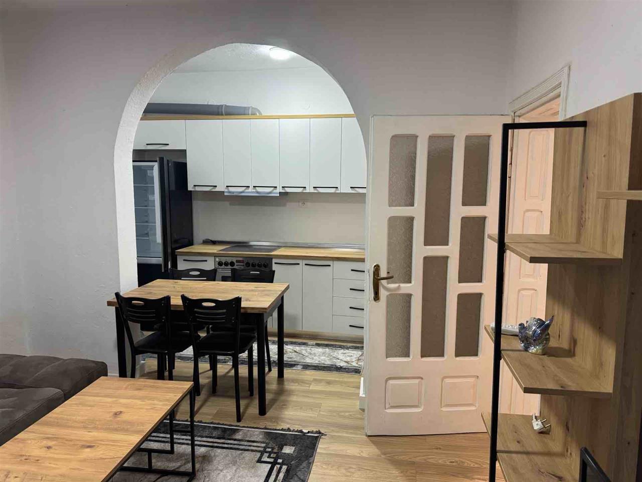 Jepet Ambjeni Me Qeta