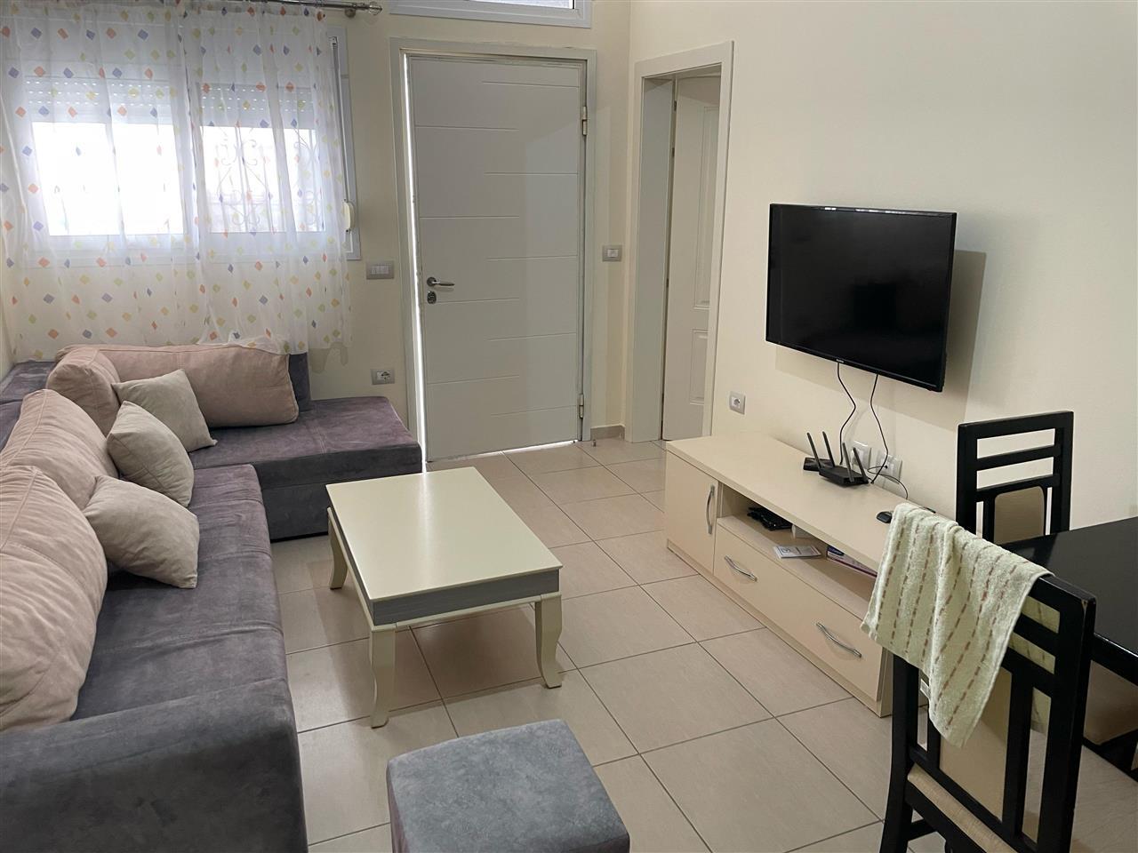 JEPET ME QERA DITOR APARTAMENT NE LUNGOMARE